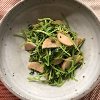 豆苗と魚肉ソーセージのマスタードあえ